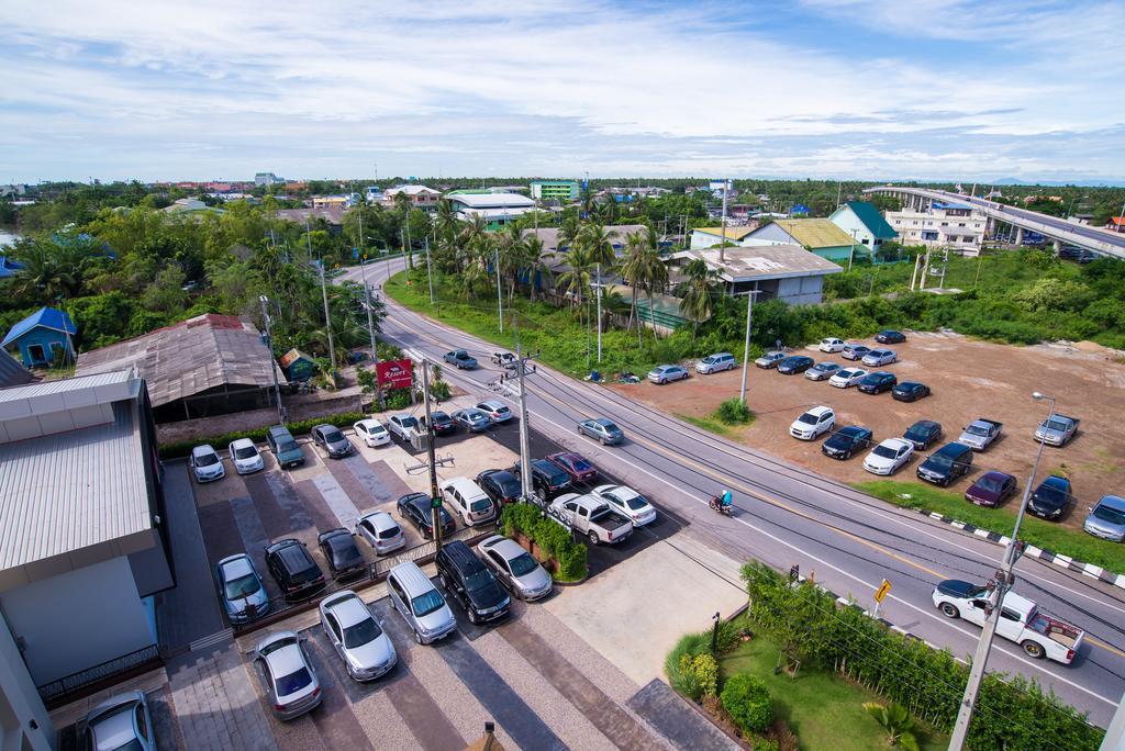 Coco View Hotel Samut Songkhram Exterior photo