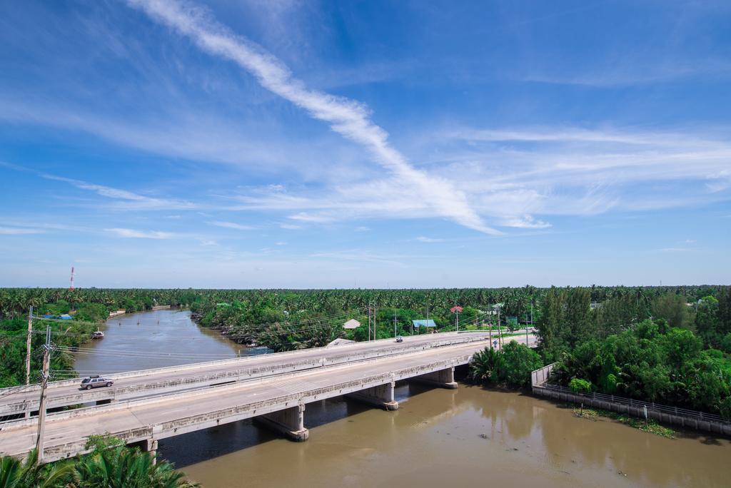 Coco View Hotel Samut Songkhram Exterior photo