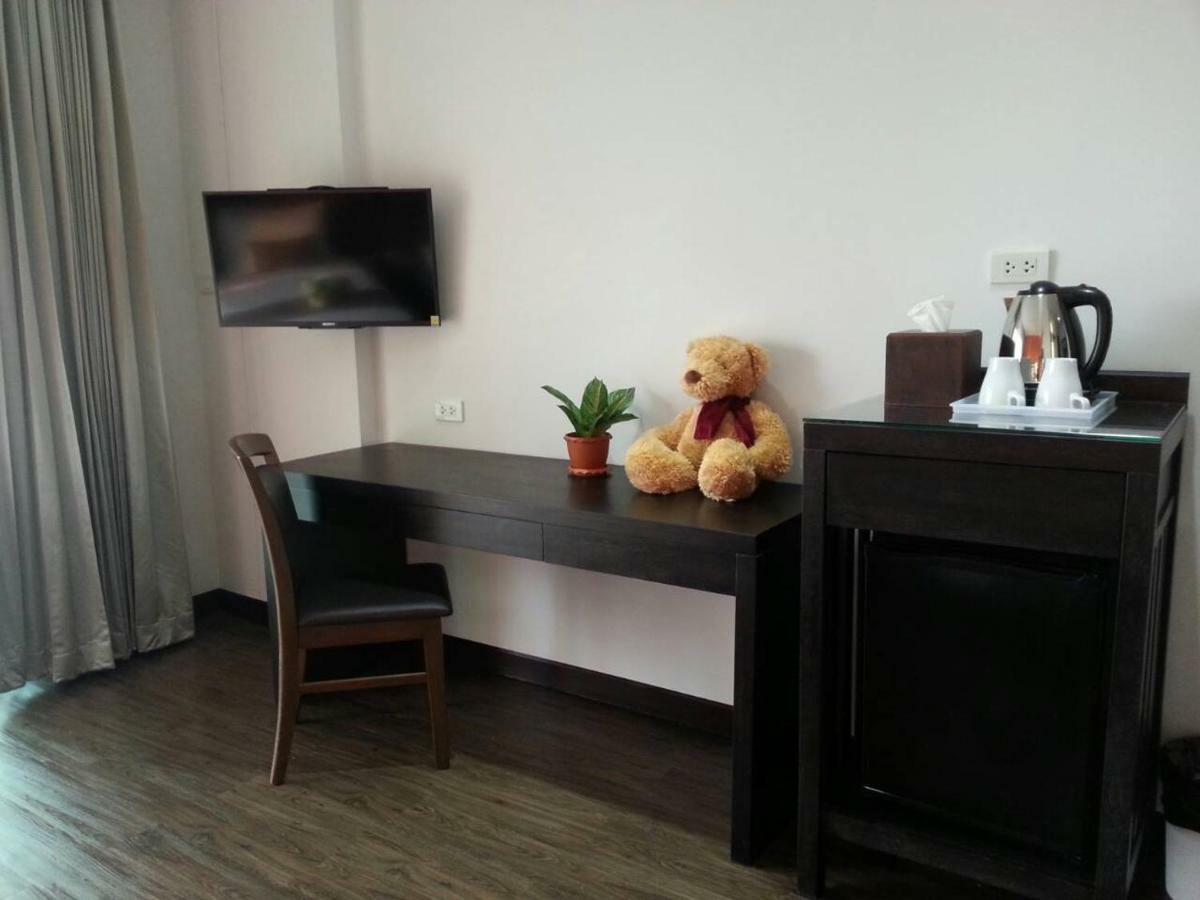 Coco View Hotel Samut Songkhram Exterior photo