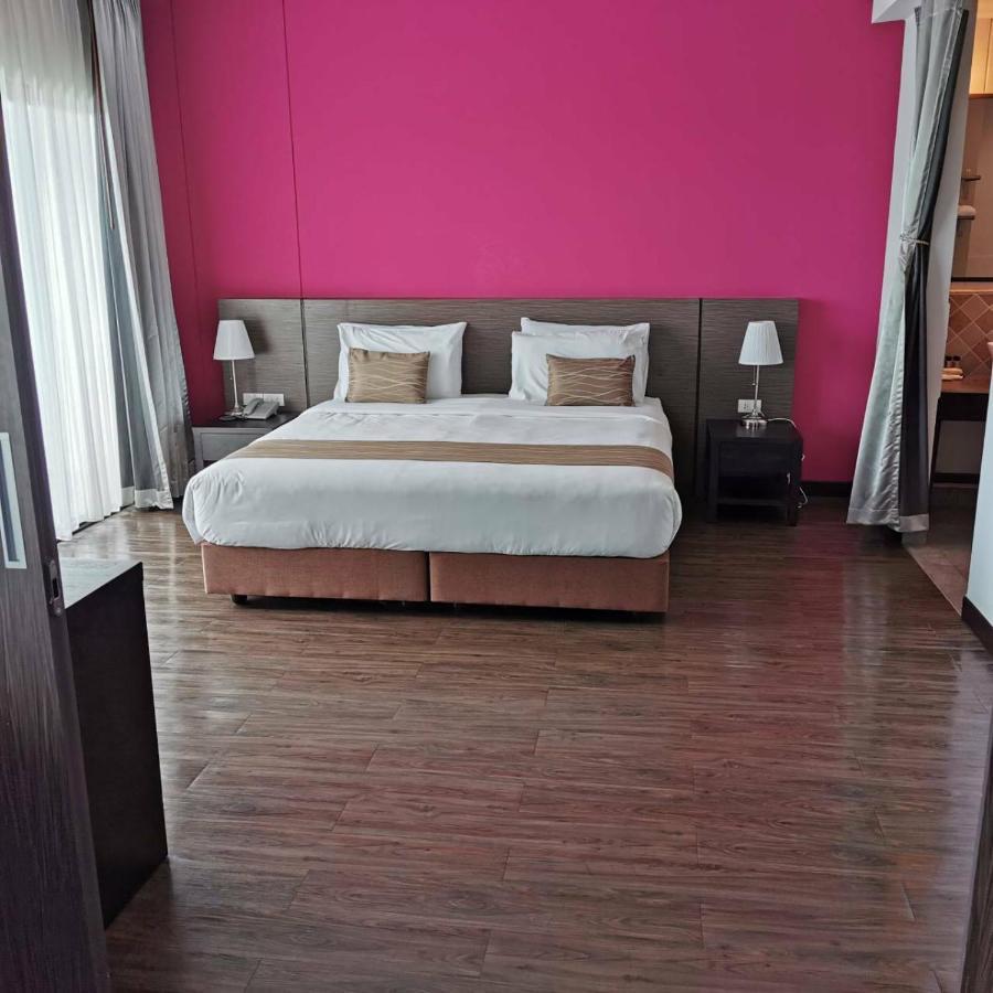 Coco View Hotel Samut Songkhram Exterior photo